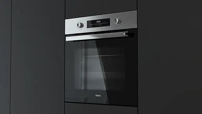 Horno multifunción con 8 funciones de cocinado y sistema HydroClean